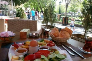 Arka Bahçe Cafe