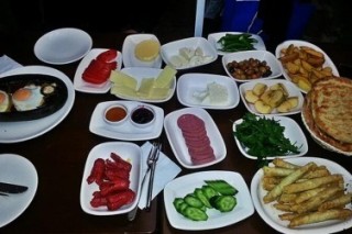 Grand Kebap, Kahvaltı mantı