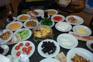 Çınar kahvaltı salonu